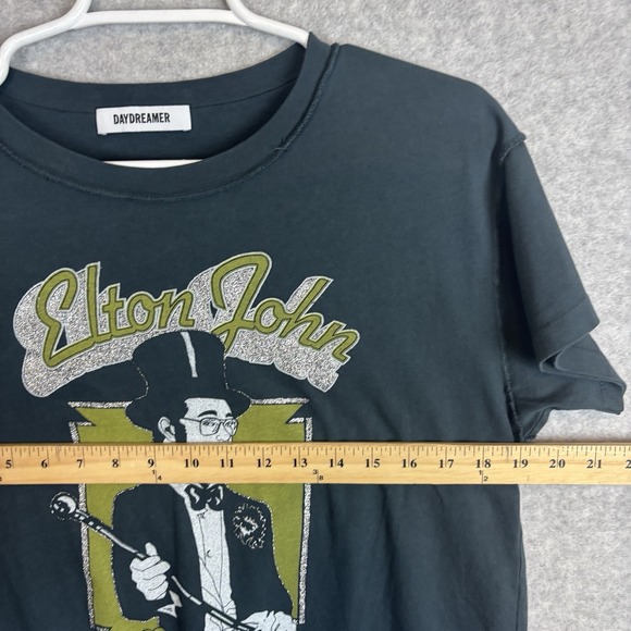 DAYDREAMER Elton John Hollywood Tshirt Size Medium Gray Green 100% Cotton - Picture 3 of 6